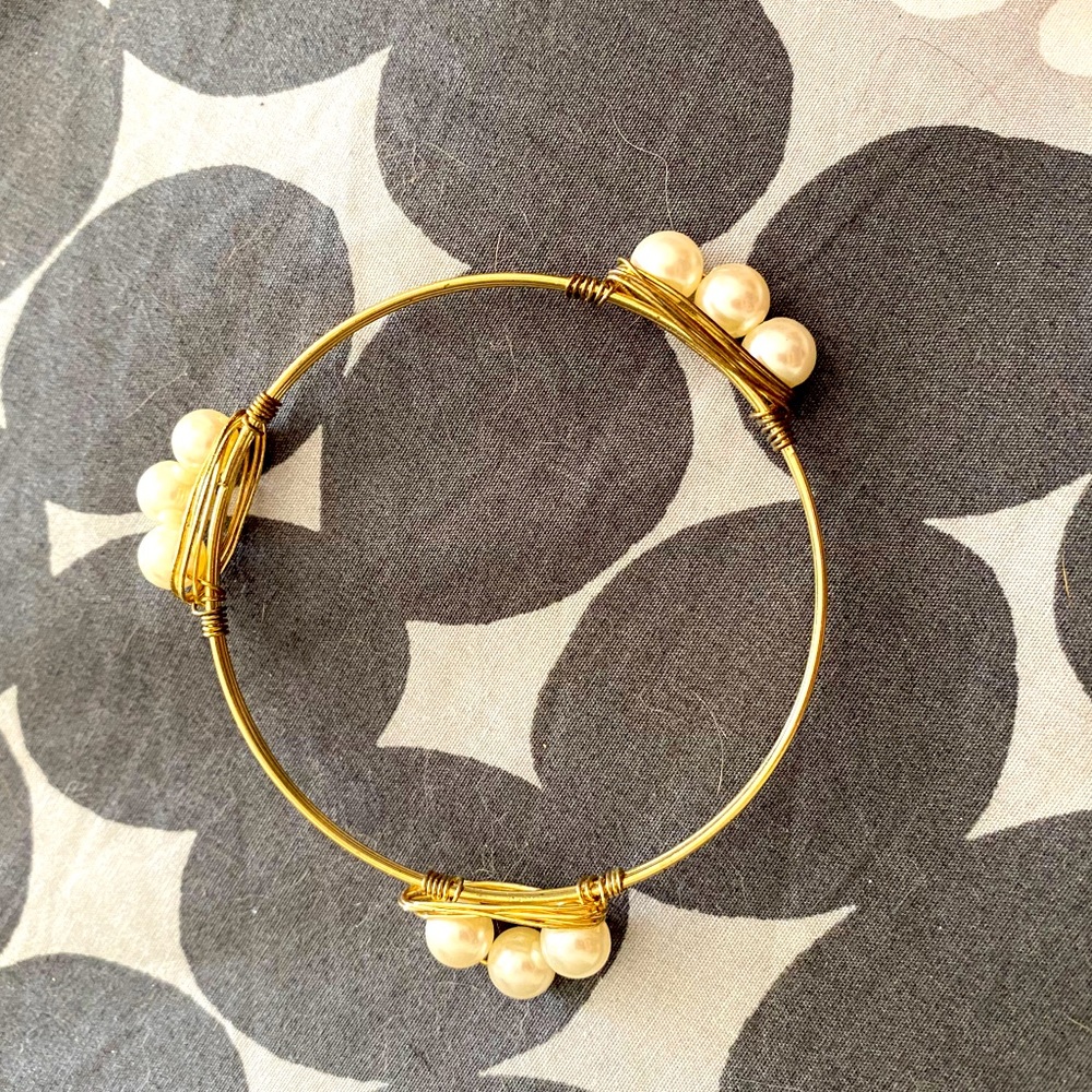 Pearl and gold bangle bracelet